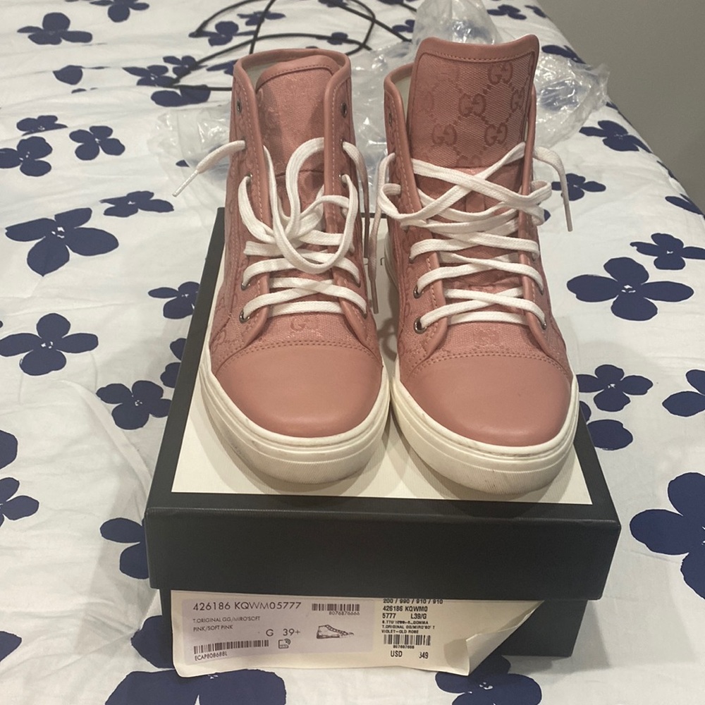 Pink Gucci sneakers in great condition